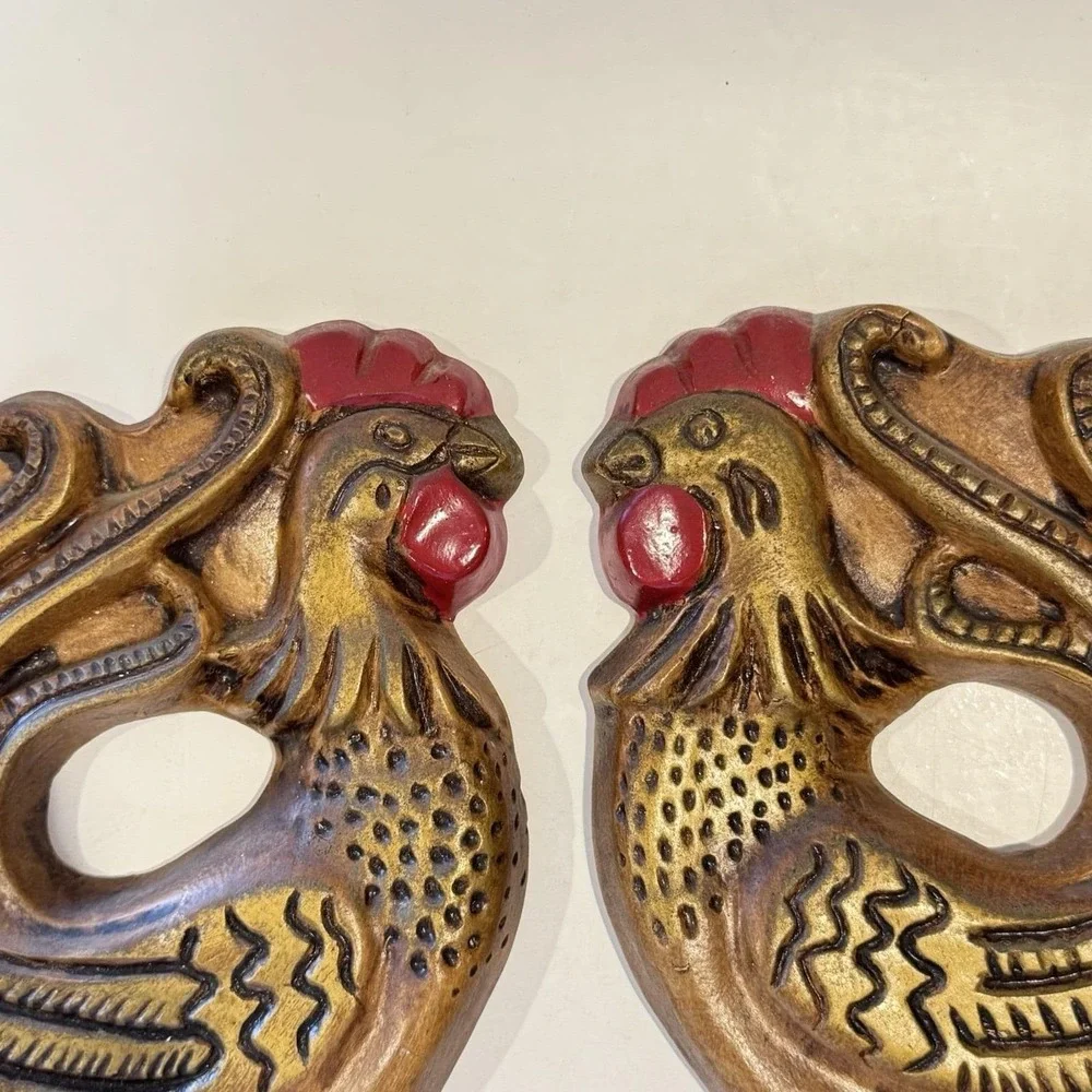 Vintage 50s Chalkware Pair Rooster Plaques Hanging Wall Decor‎ Farmhouse Rustic